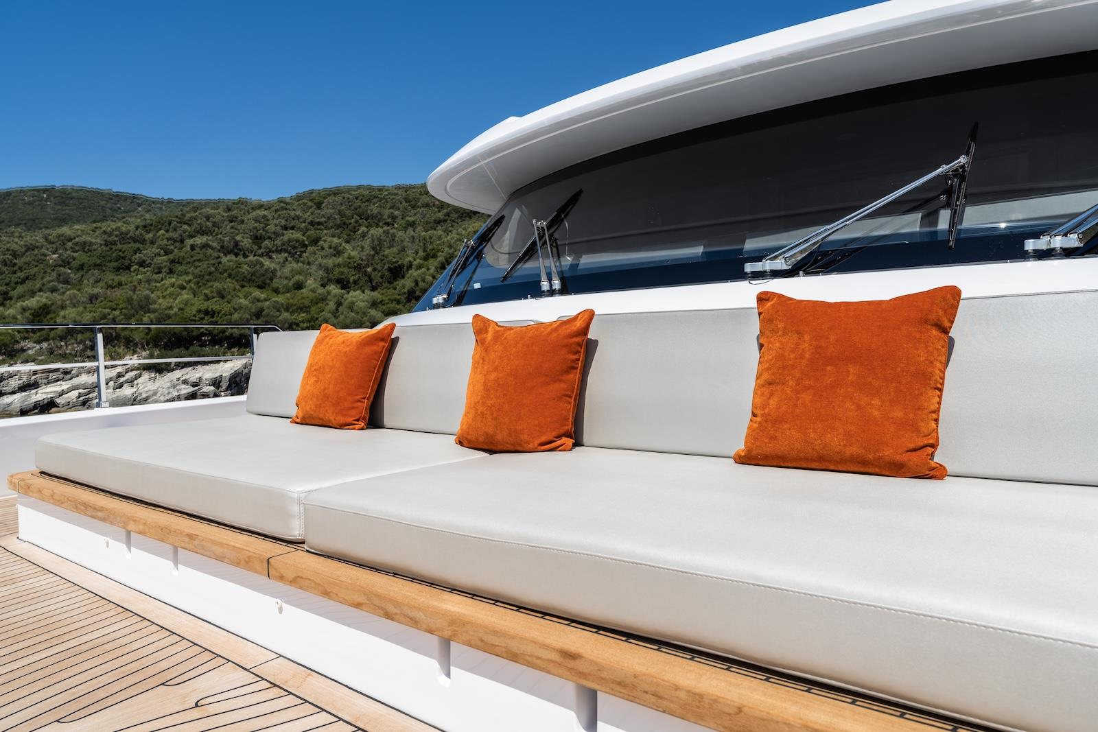 2024 CUSTOM LINE NAVETTA 30 